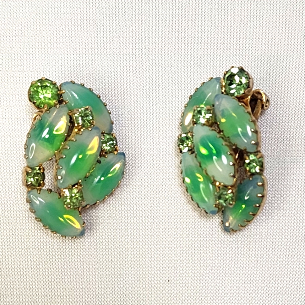 Vintage Juliana Multi-Green and Gold Brooch and Earrings Set - Picture 5 of 14